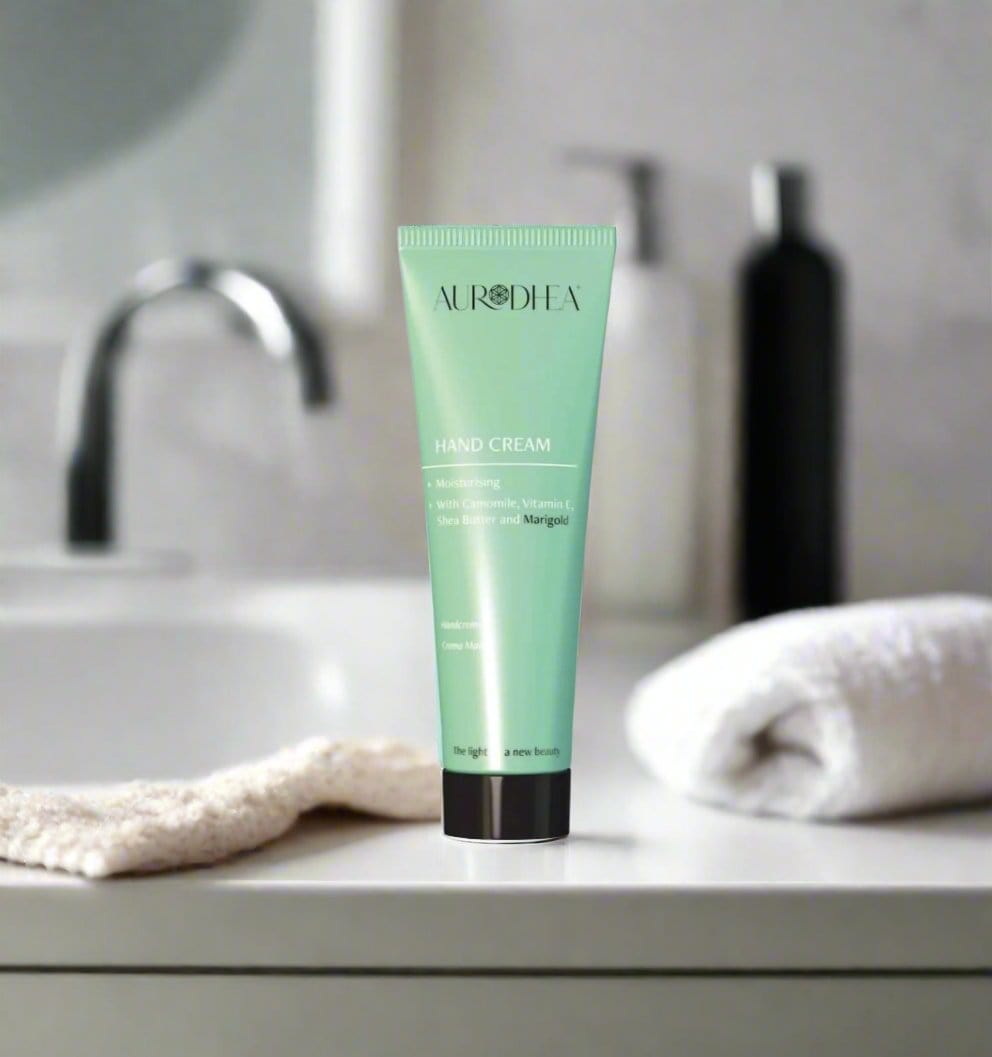 Cauti cea mai buna crema de maini imbatranite cu galbenele?