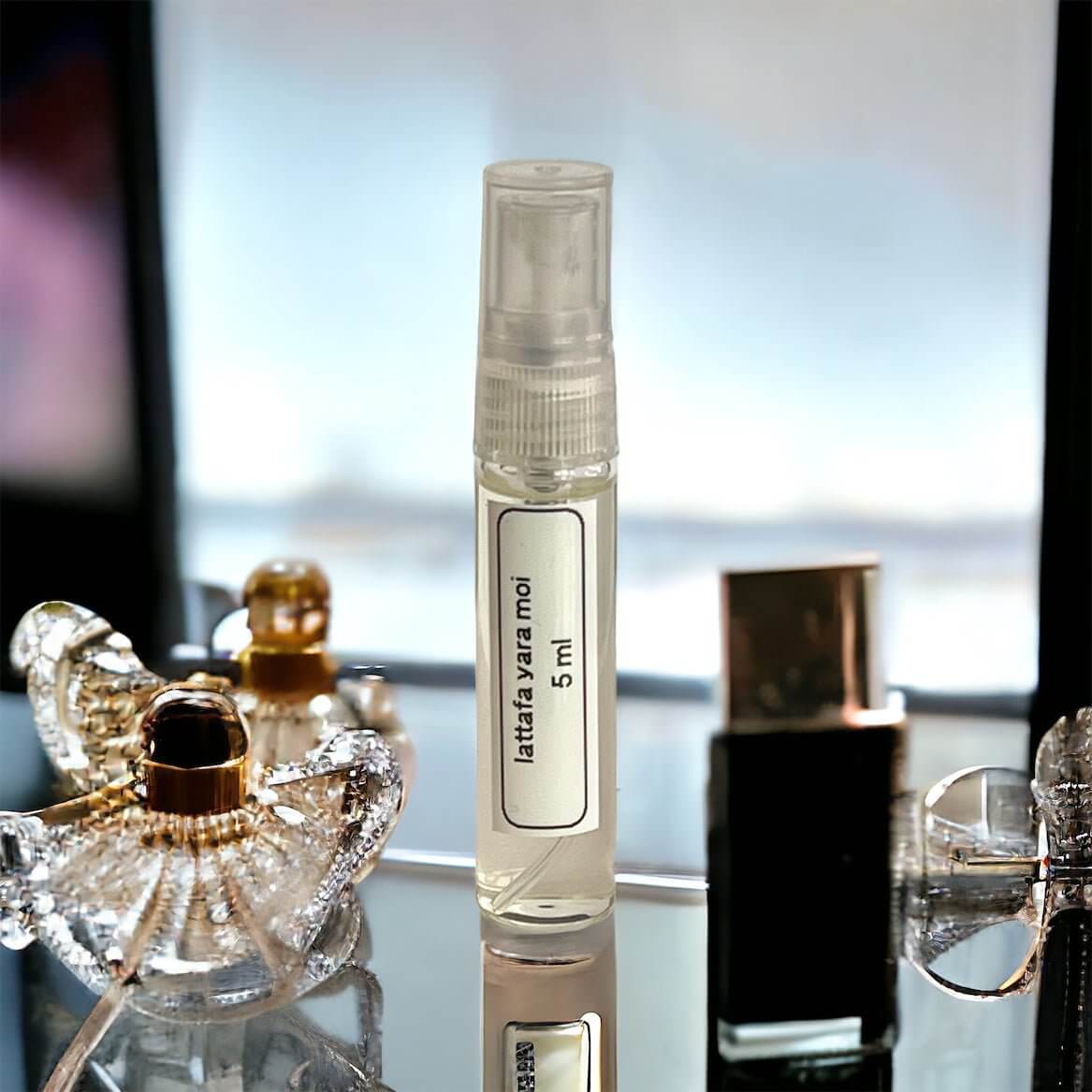 Mostre parfum Yara Moi – Lattafa | Aromă floral-fructată persistentă